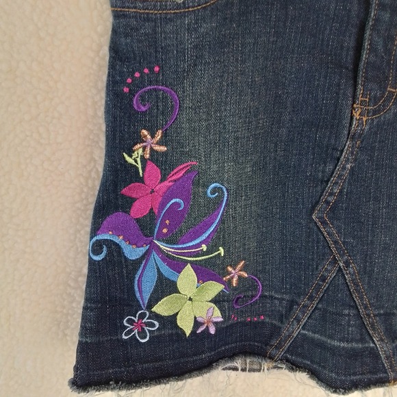 Disney Store Denim Mini Skirt Size Medium in Dark Wash w/ Patches & Embroidery - Picture 5 of 13